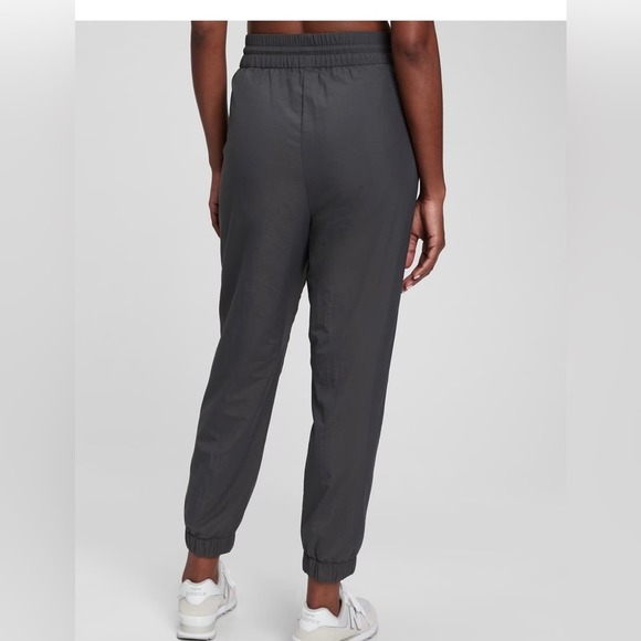 NWT - Gray Gap Fit Joggers. Size Large. MRSP $69.95. Workout, gym, lounging - Picture 6 of 7